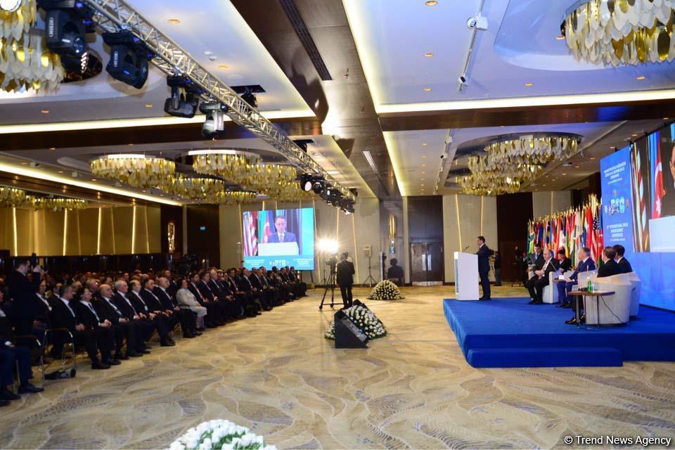 В Баку обсуждают вопросы глобальной борьбы с незаконным оборотом наркотиков