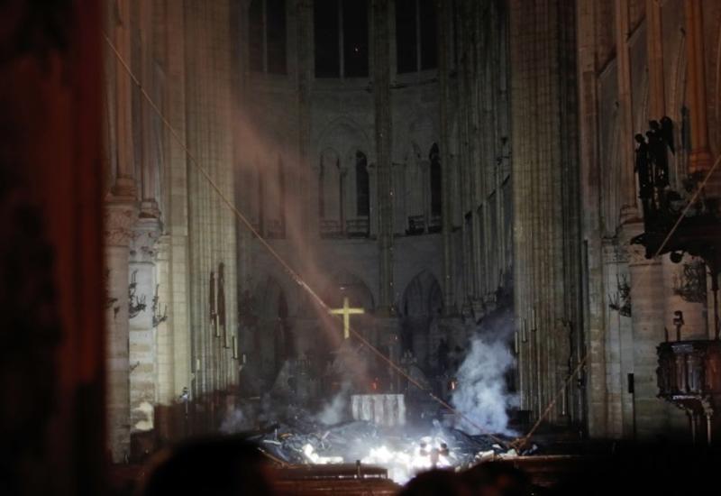 Последствия пожара внутри собора Парижской Богоматери показали на фото