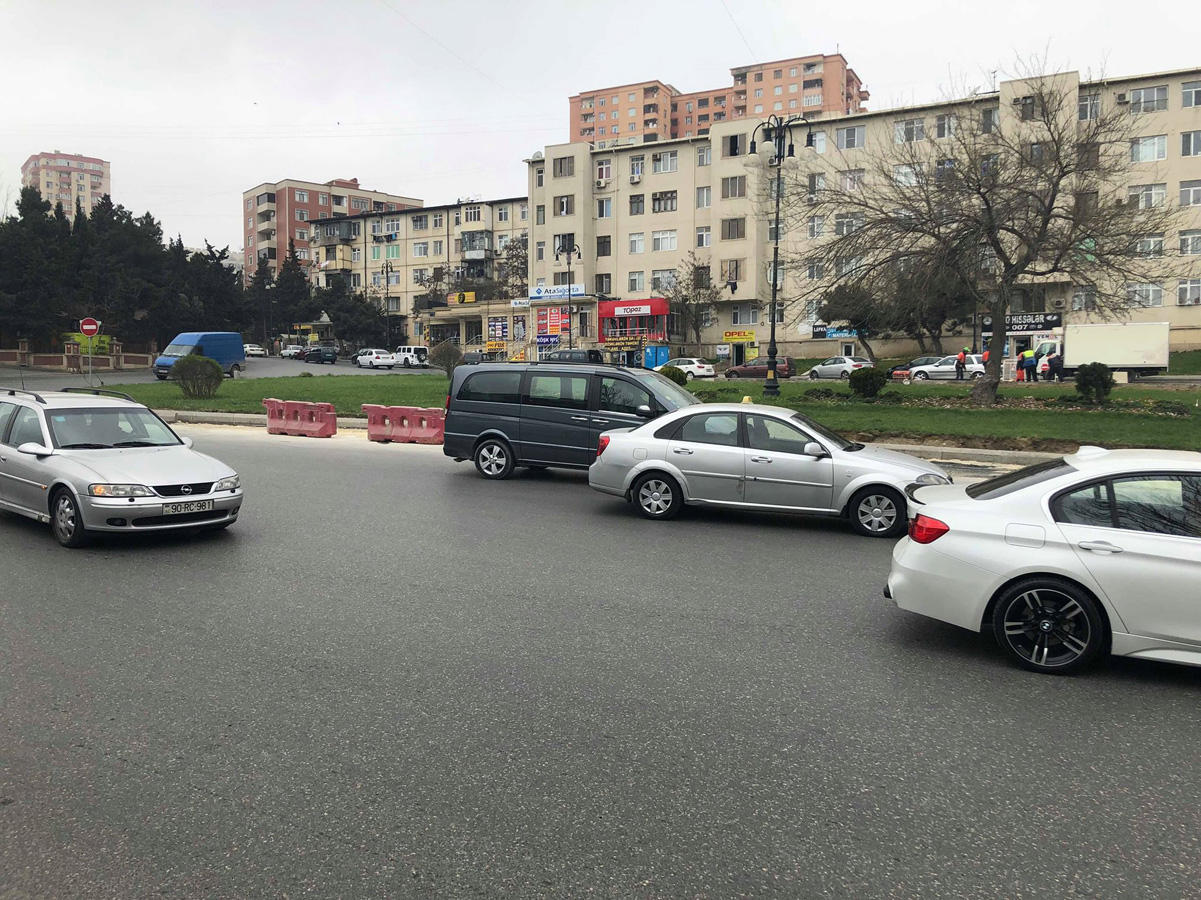 В Баку изменились направления движения транспорта на этих улицах