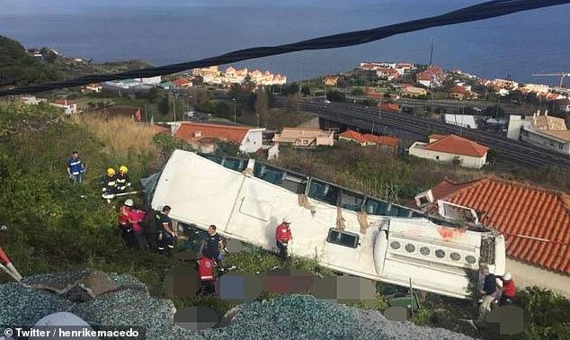 Трагедия в Португалии: автобус с туристами упал на крышу дома, десятки погибших
