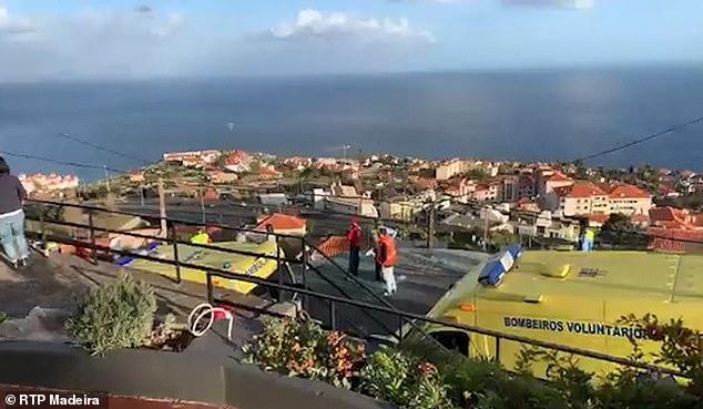 Трагедия в Португалии: автобус с туристами упал на крышу дома, десятки погибших