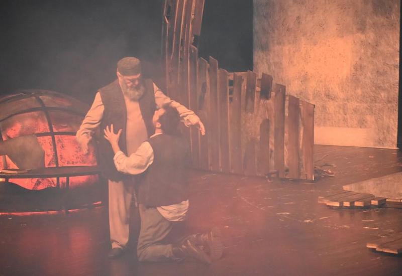 В Стамбуле поставлен спектакль "Иблис" Гусейна Джавида