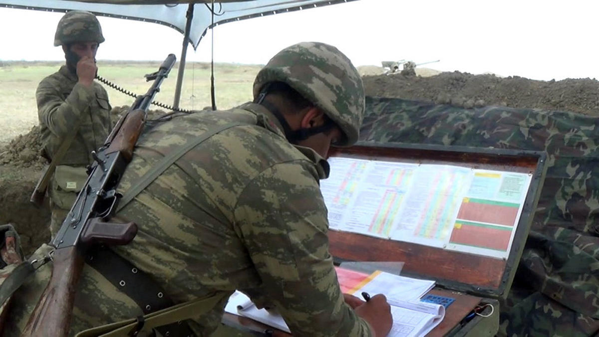 Азербайджан поднял по тревоге артиллерию