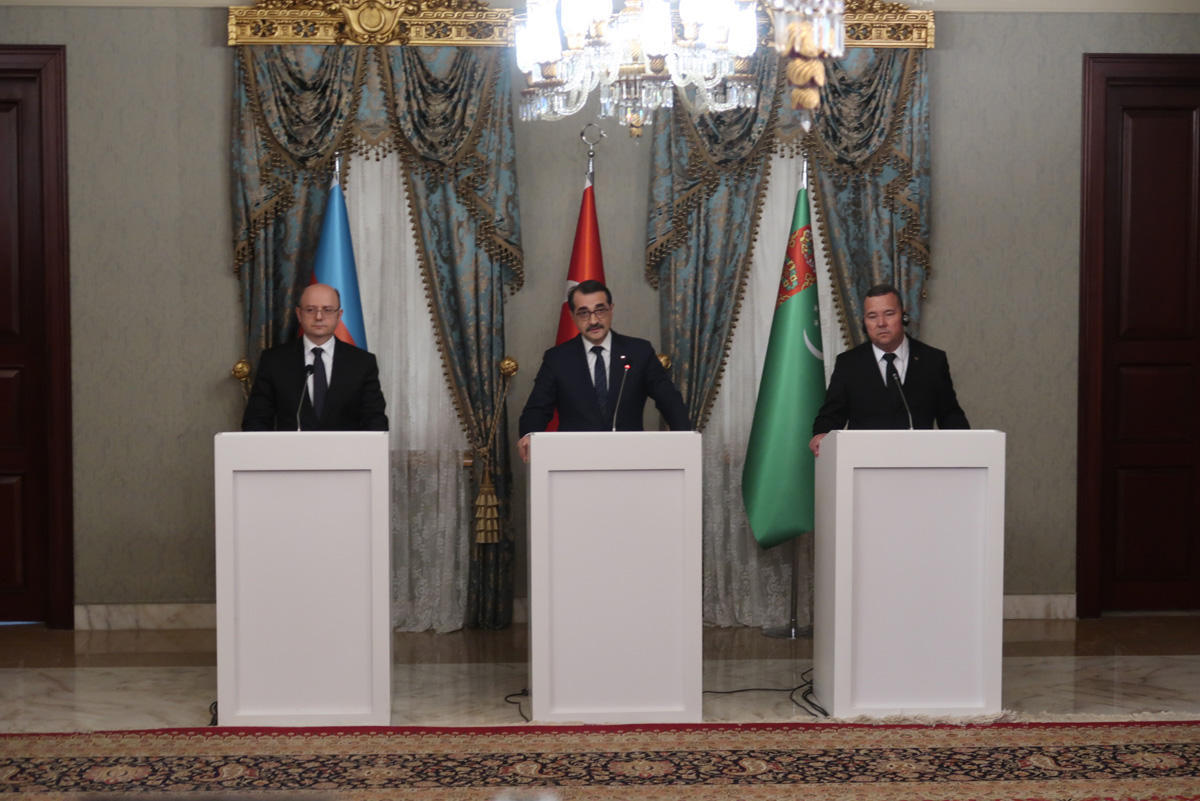 Азербайджан, Туркменистан и Турция будут сотрудничать в сфере альтернативной энергетики