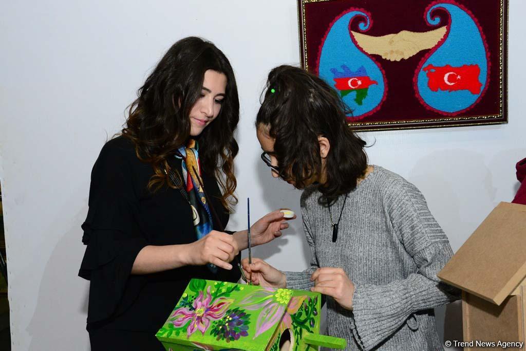 В Баку открылась выставка «Весенние радости»