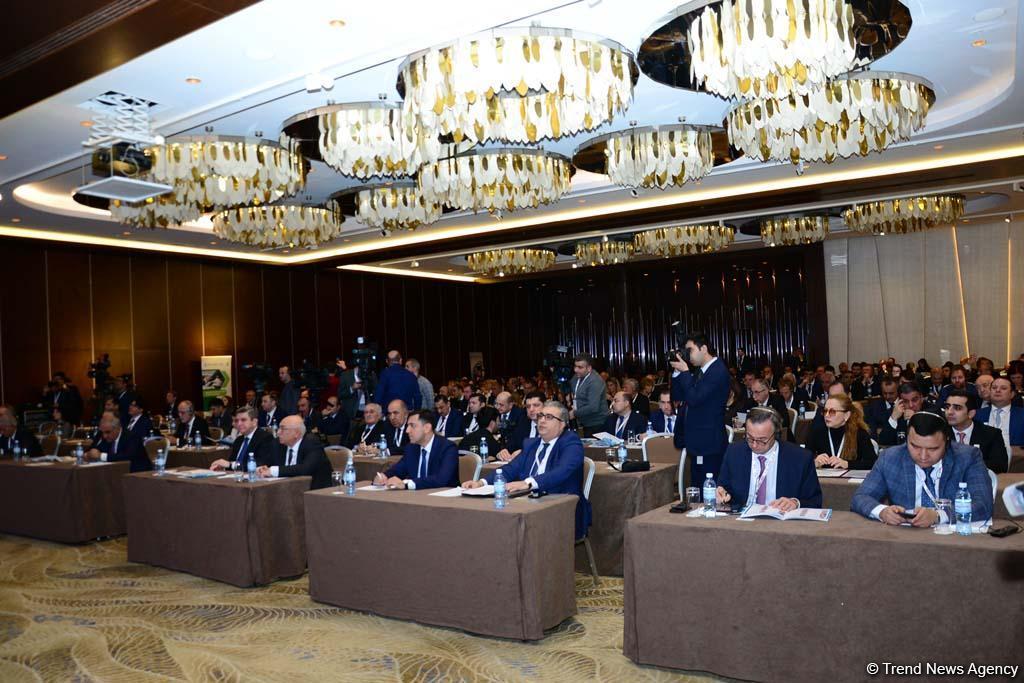 В Баку проходит IV Международный форум SOCAR