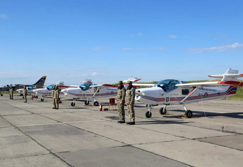 Закир Гасанов открыл новый командный пункт авиабазы ВВС