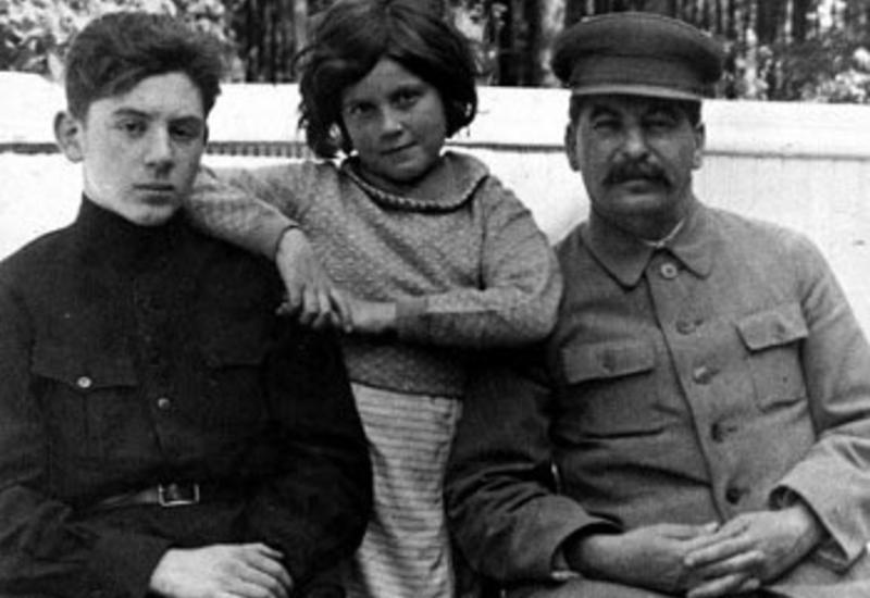Что сейчас с детьми сталина. Смотреть фото Что сейчас с детьми сталина. Смотреть картинку Что сейчас с детьми сталина. Картинка про Что сейчас с детьми сталина. Фото Что сейчас с детьми сталина