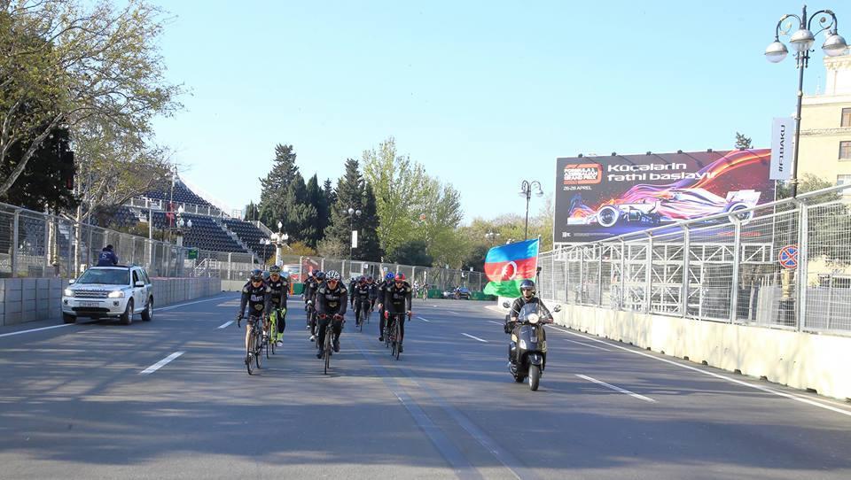 На гоночной трассе Гран-при Формулы-1 Азербайджан состоялся велопробег