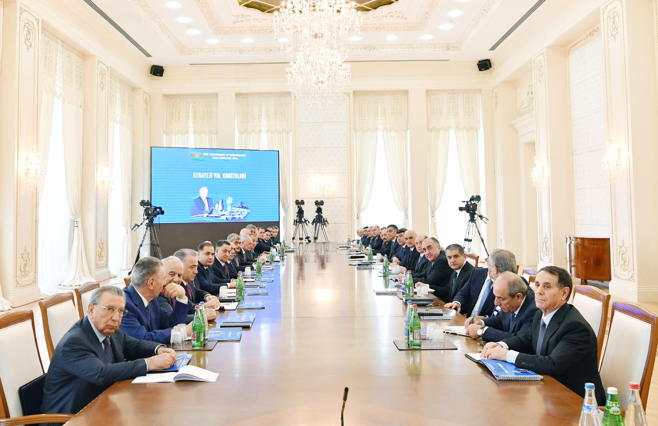 Под председательством Президента Ильхама Алиева состоялось заседание Кабмина по итогам социально-экономического развития в I квартале 2019 года и предстоящим задачам