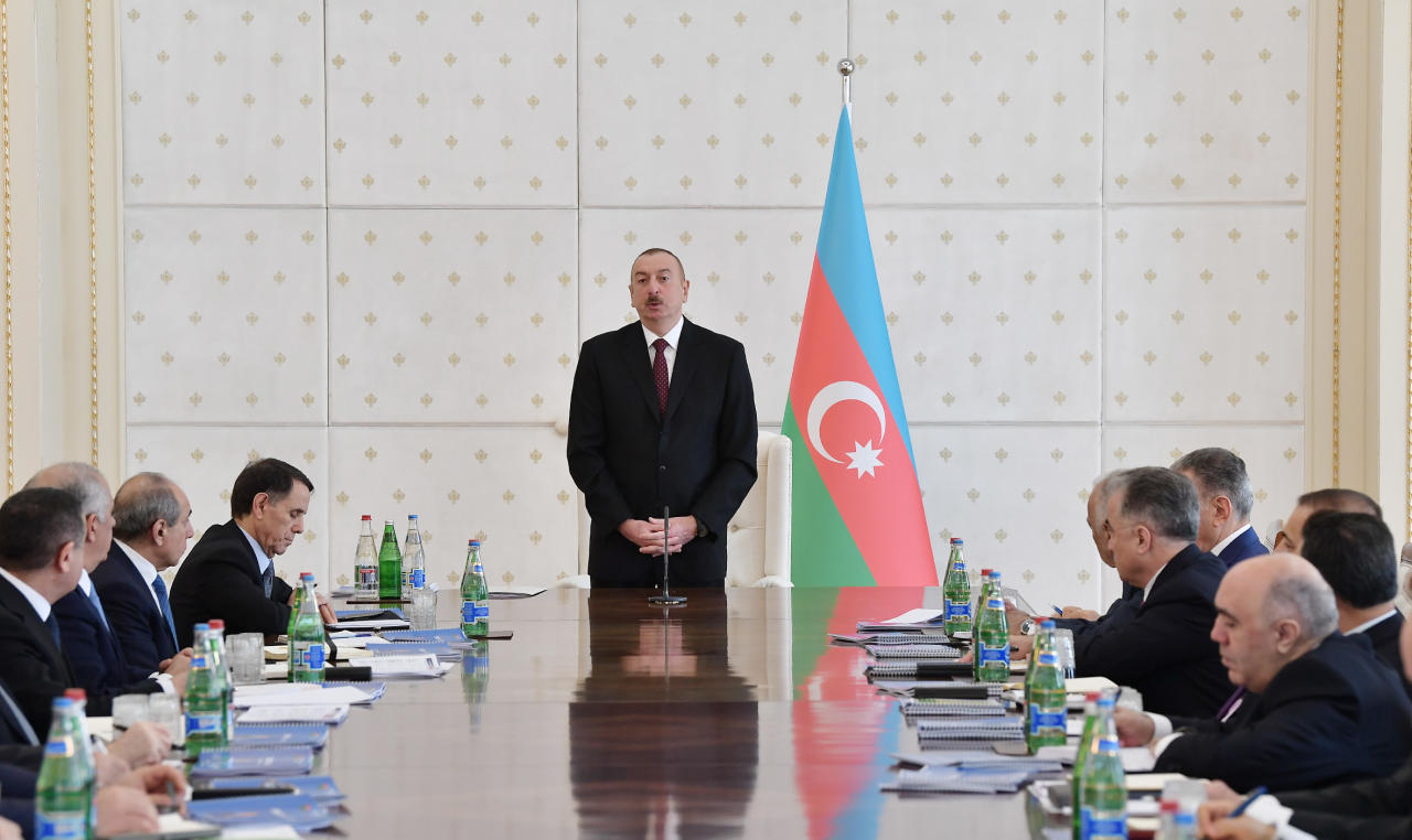Под председательством Президента Ильхама Алиева состоялось заседание Кабмина по итогам социально-экономического развития в I квартале 2019 года и предстоящим задачам