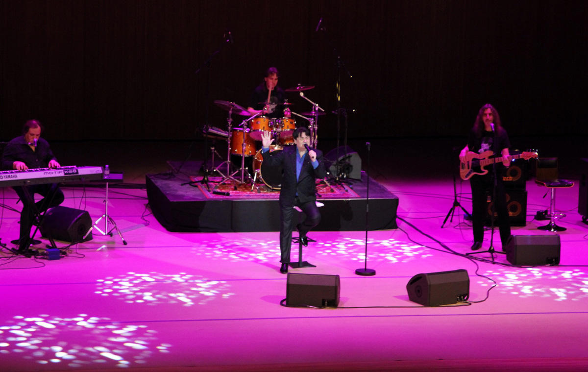 Романтический вечер для бакинской публики: Александр Серов дал концерт в Центре Гейдара Алиева