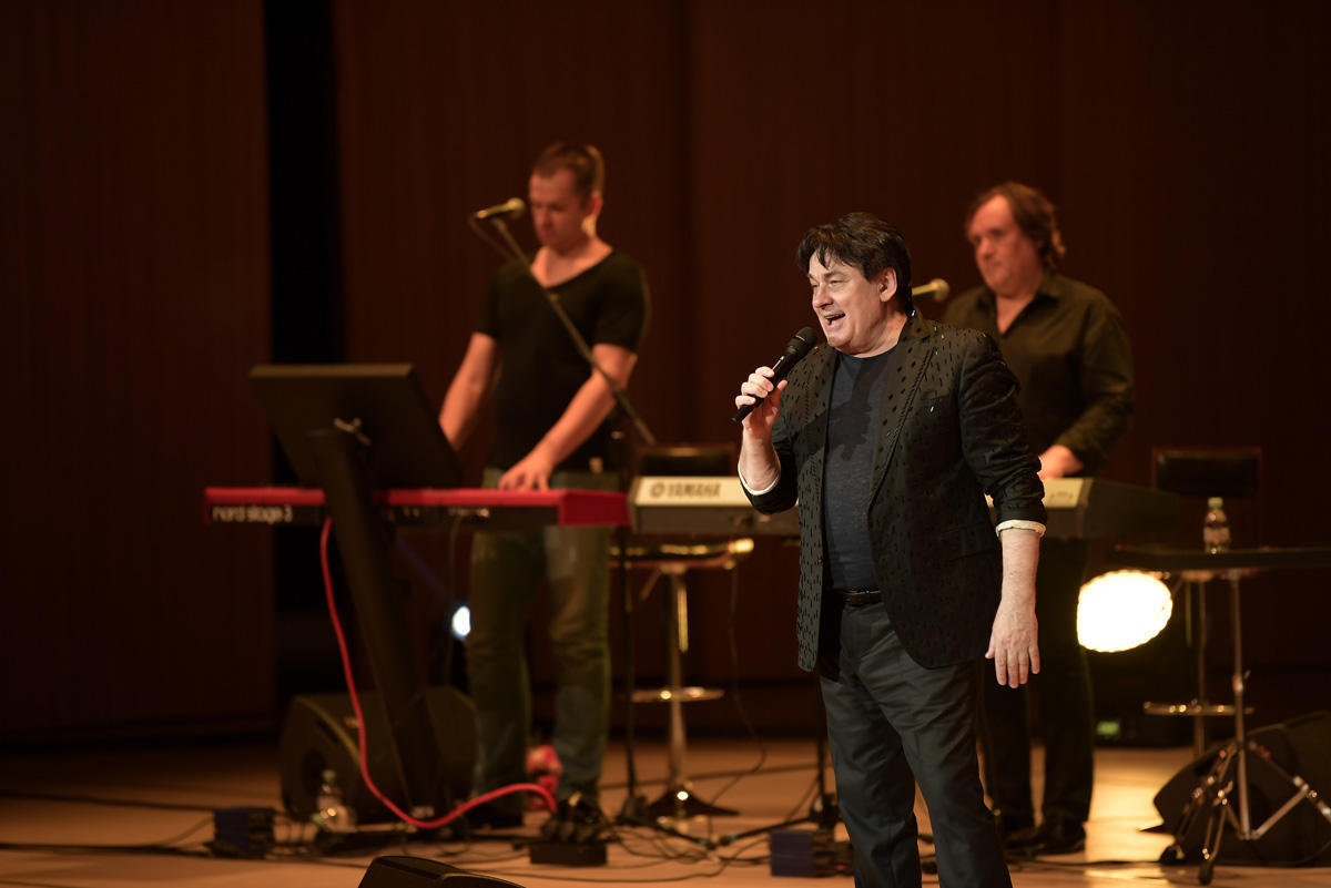 Романтический вечер для бакинской публики: Александр Серов дал концерт в Центре Гейдара Алиева