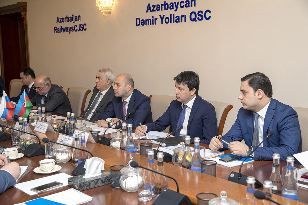 Азербайджан и Россия увеличат грузоперевозки