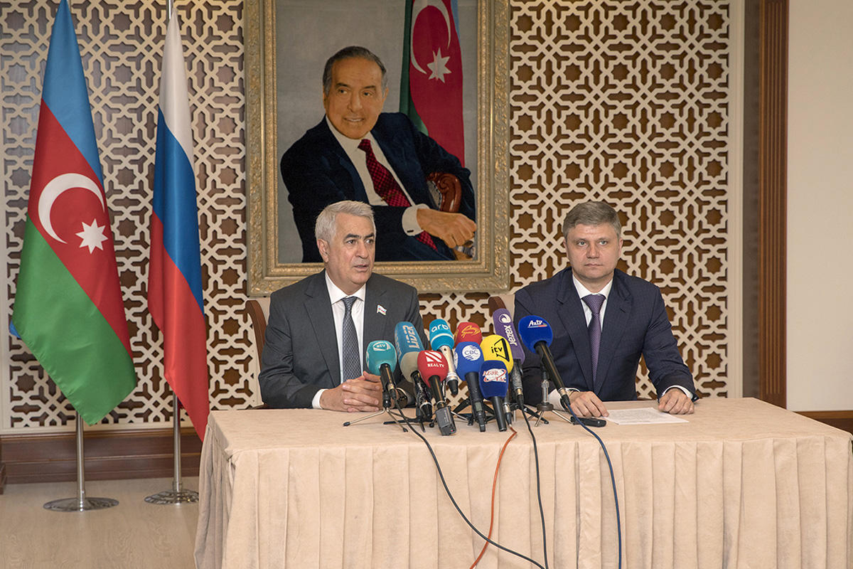 Азербайджан и Россия увеличат грузоперевозки