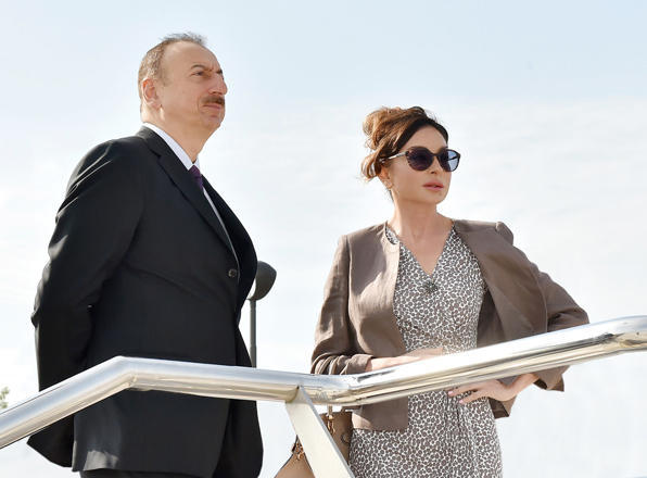 Президент Ильхам Алиев и Первая леди Мехрибан Алиева приняли участие в церемонии закладки фундамента проекта 