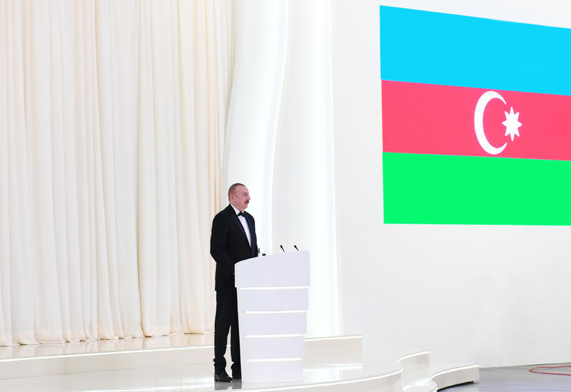 Президент Ильхам Алиев: Необходимые шаги по развитию нашей армии, укреплению ее материально-технической базы, оснащению современной техникой будут предприниматься и впредь