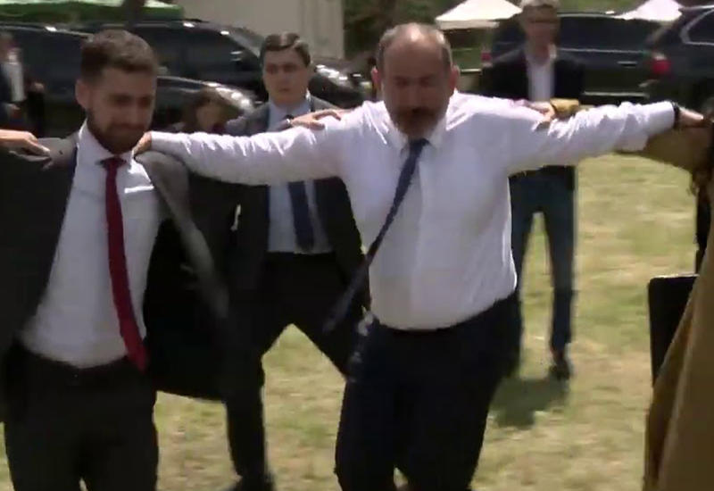 Армянские СМИ: Пашинян - премьер, не умеющий себя вести