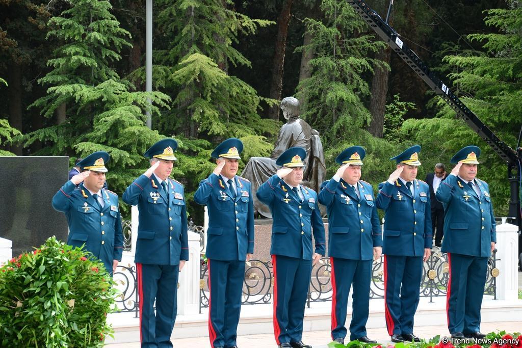 Общественность Азербайджана отмечает 96-ю годовщину со дня рождения Общенационального лидера Гейдара Алиева