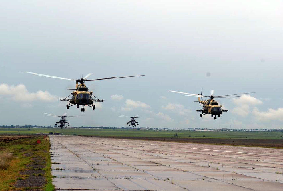 Военные вертолеты участвуют в международных учениях в Турции