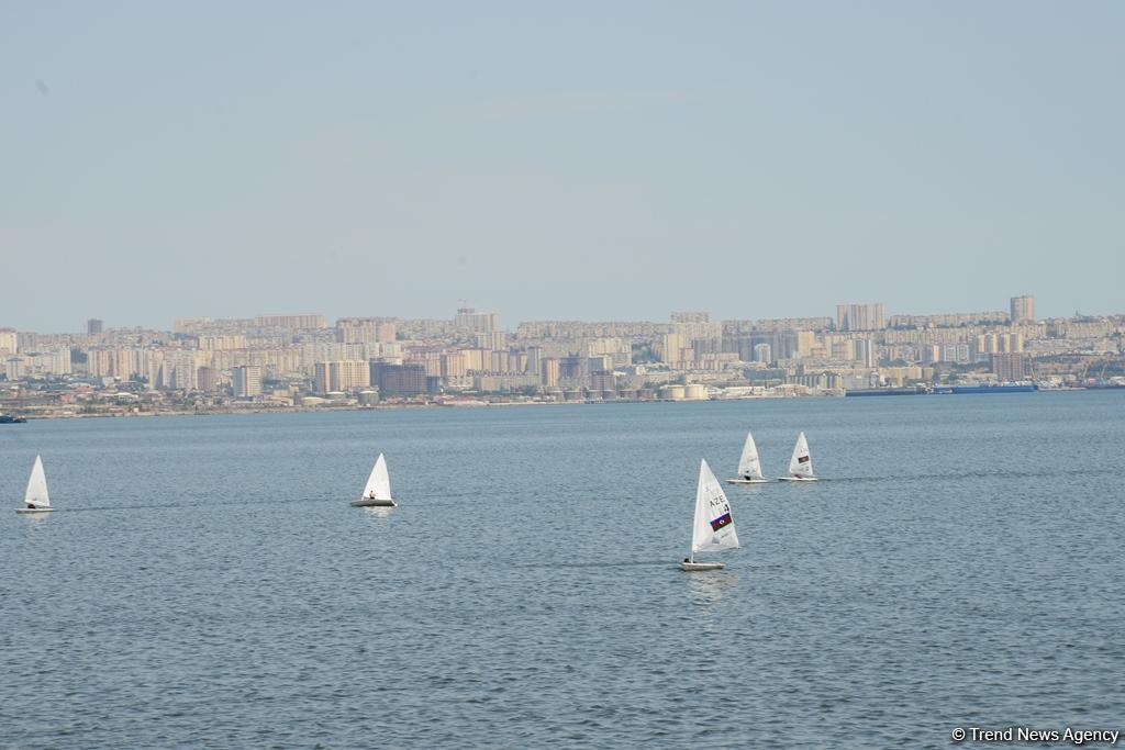 В Баку прошла регата парусных яхт, посвященная 96-й годовщине со дня рождения Великого лидера Гейдара Алиева