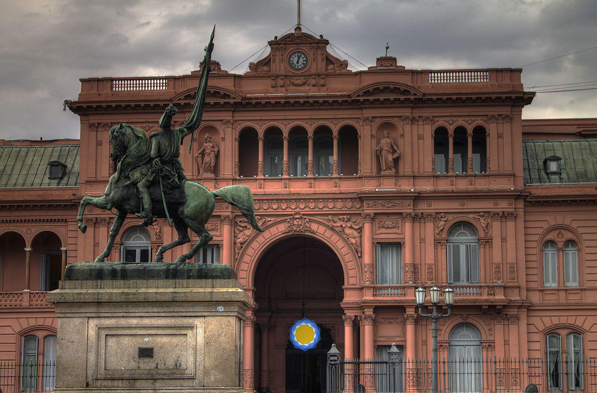 В Аргентине сообщили о минах в президентском дворце и палате депутатов