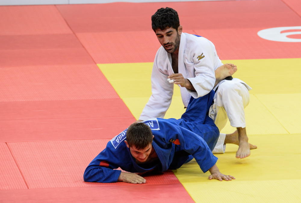 Сборная Азербайджана в первый же день завоевала девять медалей