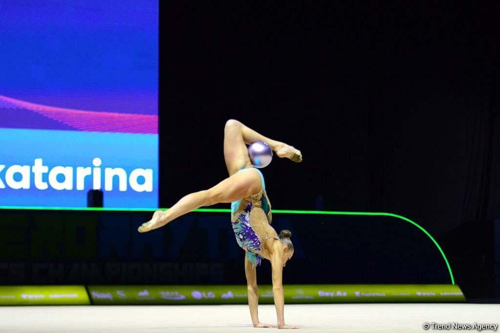 Лучшие моменты второго дня соревнований 35-го Чемпионата Европы по художественной гимнастике