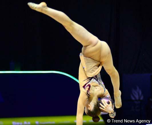 Лучшие моменты второго дня соревнований 35-го Чемпионата Европы по художественной гимнастике
