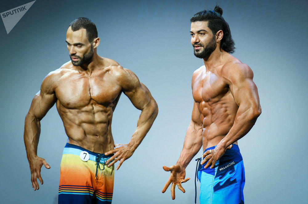 Железные мышцы: в Баку выбрали самых мускулистых бодибилдеров