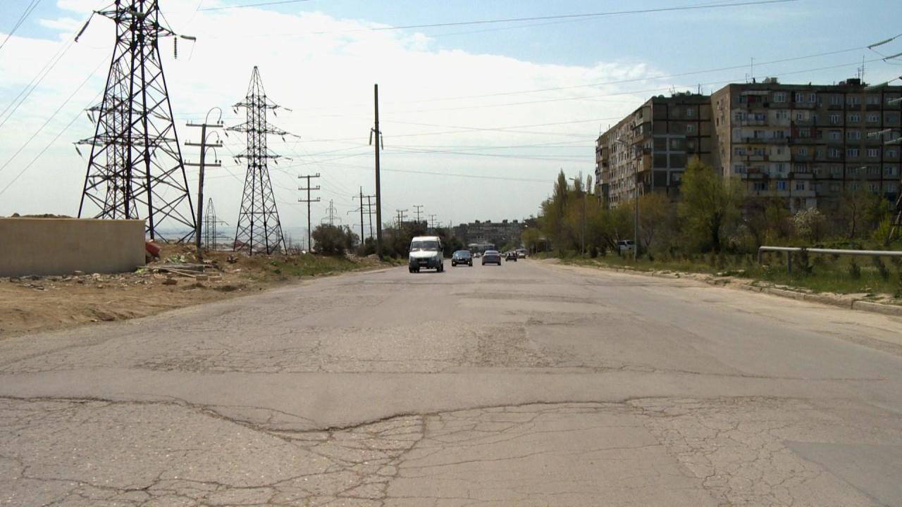 В Баку ремонтируют эту дорогу
