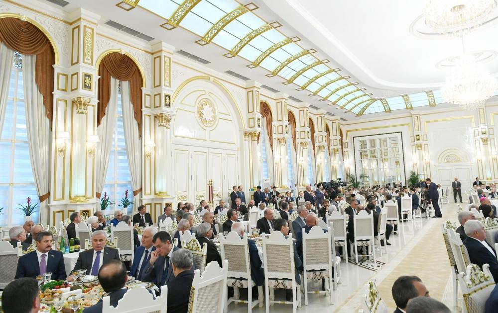Президент Ильхам Алиев принял участие в церемонии ифтара по случаю священного месяца Рамазан