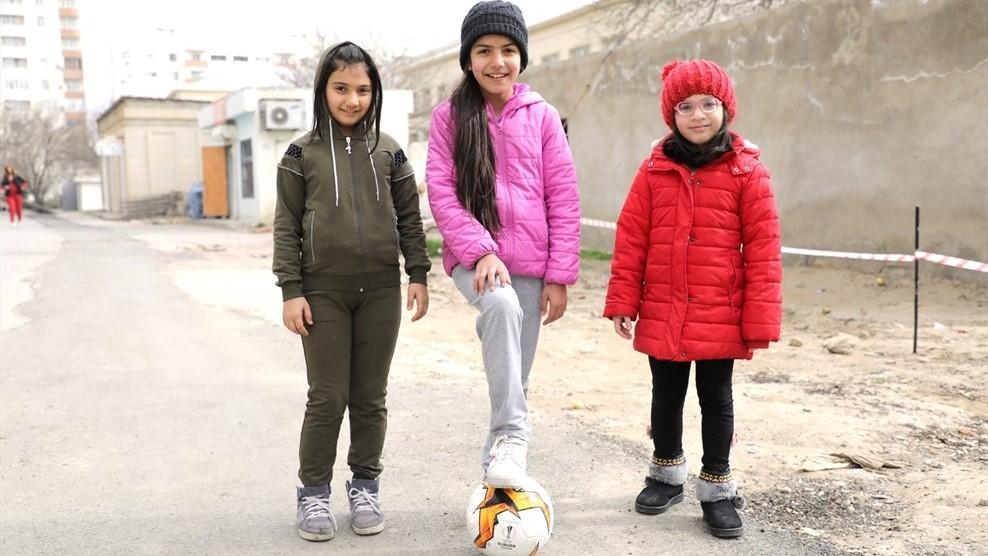 Впервые в истории финалов Евролиги: 22 азербайджанские девочки выведут футболистов на поле