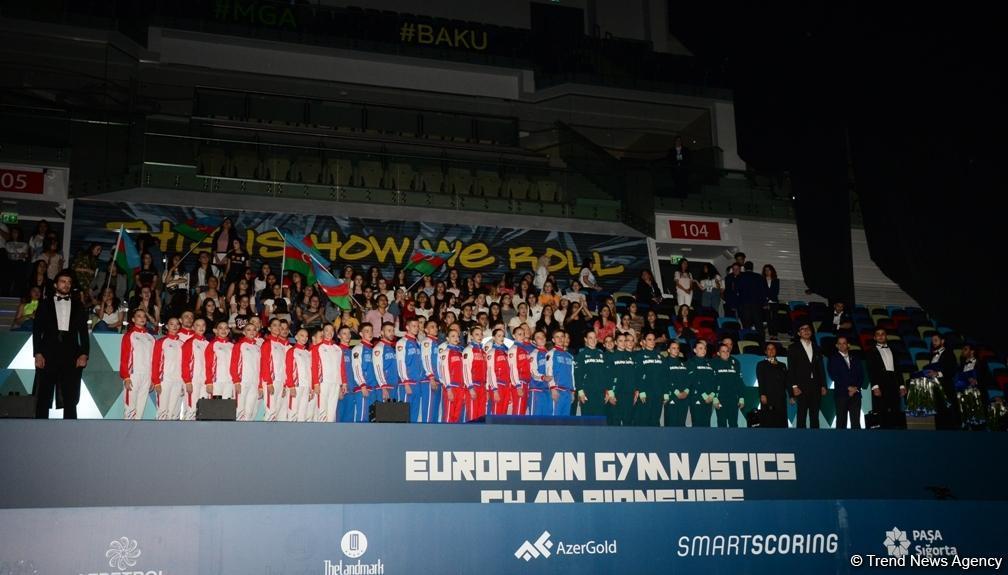 В Баку состоялась церемония награждения победителей Чемпионата Европы по аэробной гимнастике в командном зачете среди взрослых гимнастов