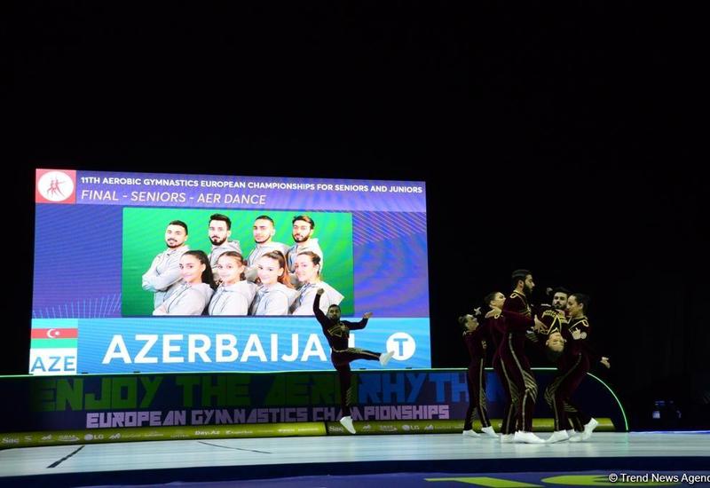 Азербайджанские гимнасты и зрители неописуемо исполнили гимн страны