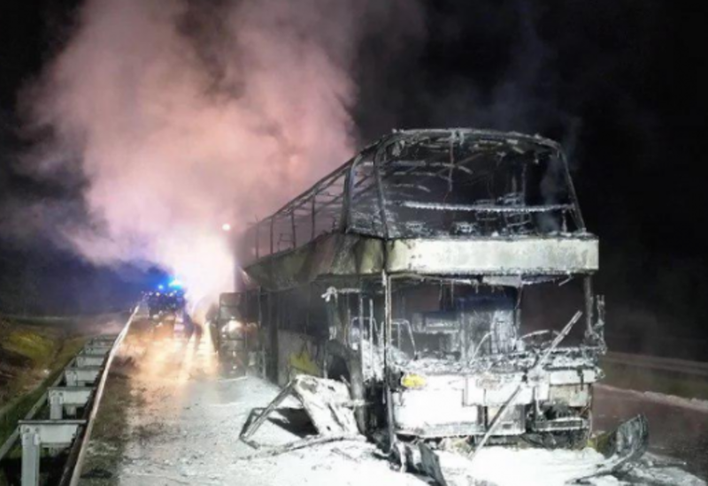 Пассажирский автобус в Польше загорелся, когда люди в салоне спали