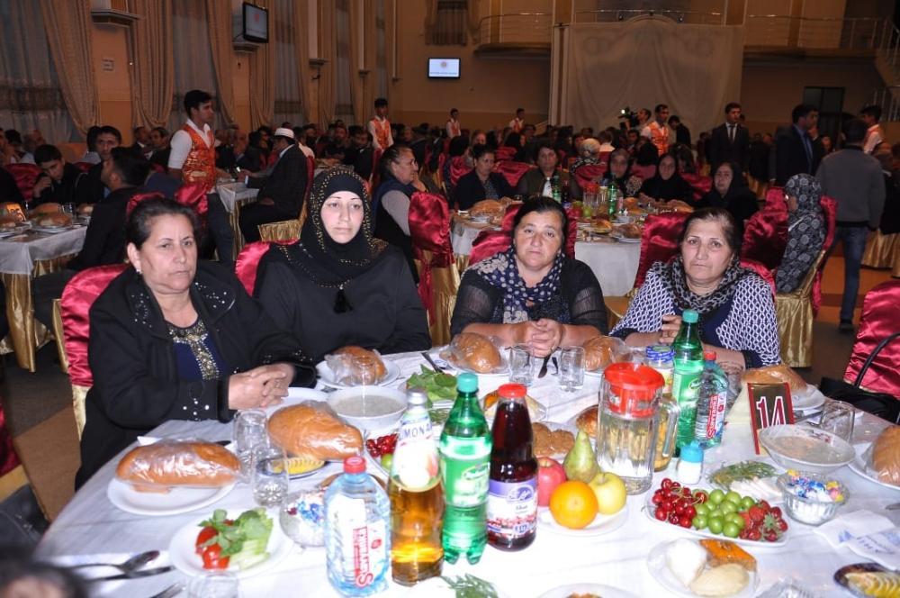 Фонд Гейдара Алиева организовал ифтар в Агджабеди и Геранбое