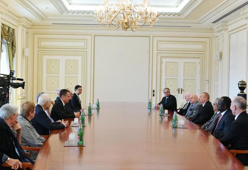 Президент Ильхам Алиев принял делегацию Международного союза архитекторов