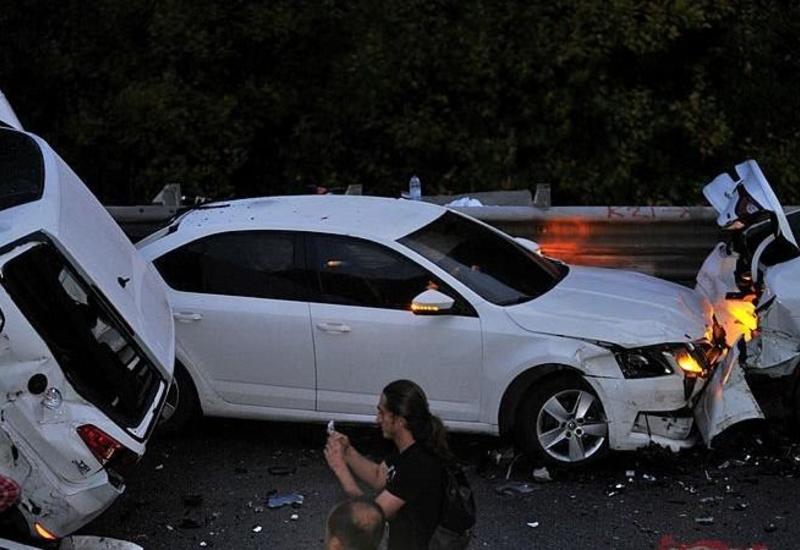 Цепная авария в Баку с участием семи автомобилей
