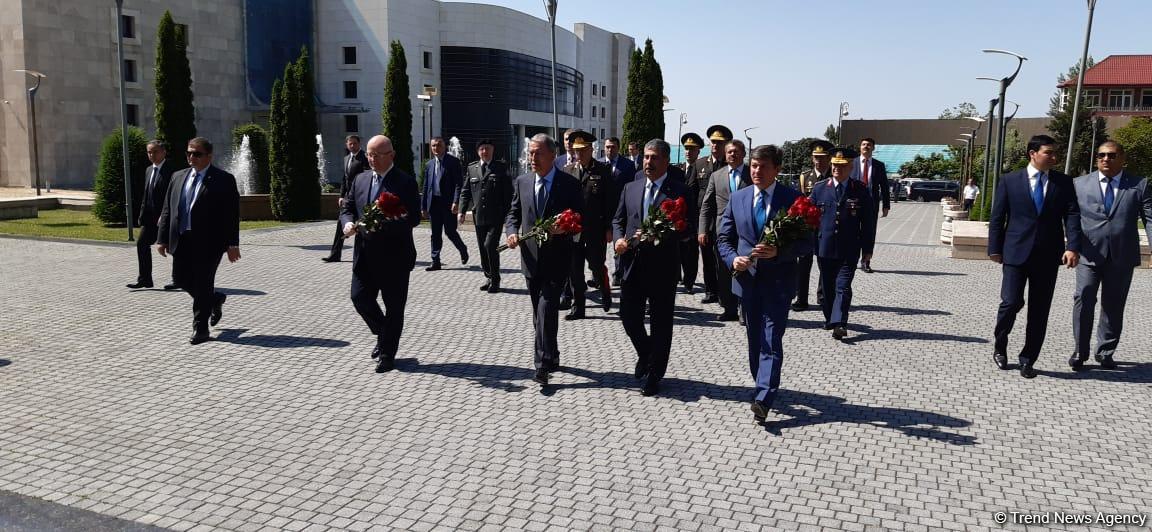 В Габале проходит трехсторонняя встреча министров обороны Азербайджана, Турции и Грузии