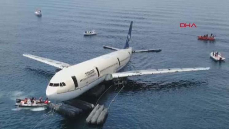 У берегов Турции затонул пассажирский самолет