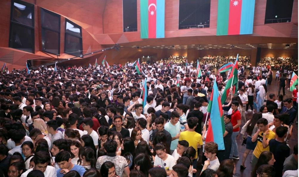В Бакинском конгресс-центре состоялся выпускной вечер