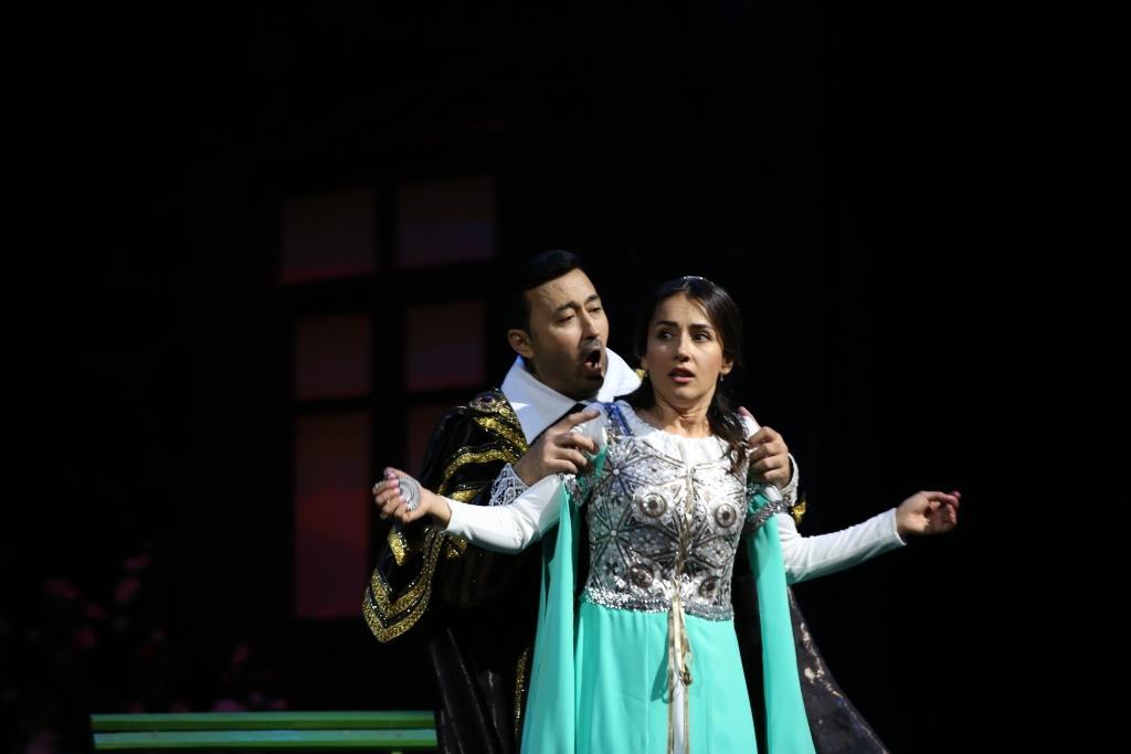 В Театре оперы и балета представили грандиозную оперу "Риголетто"