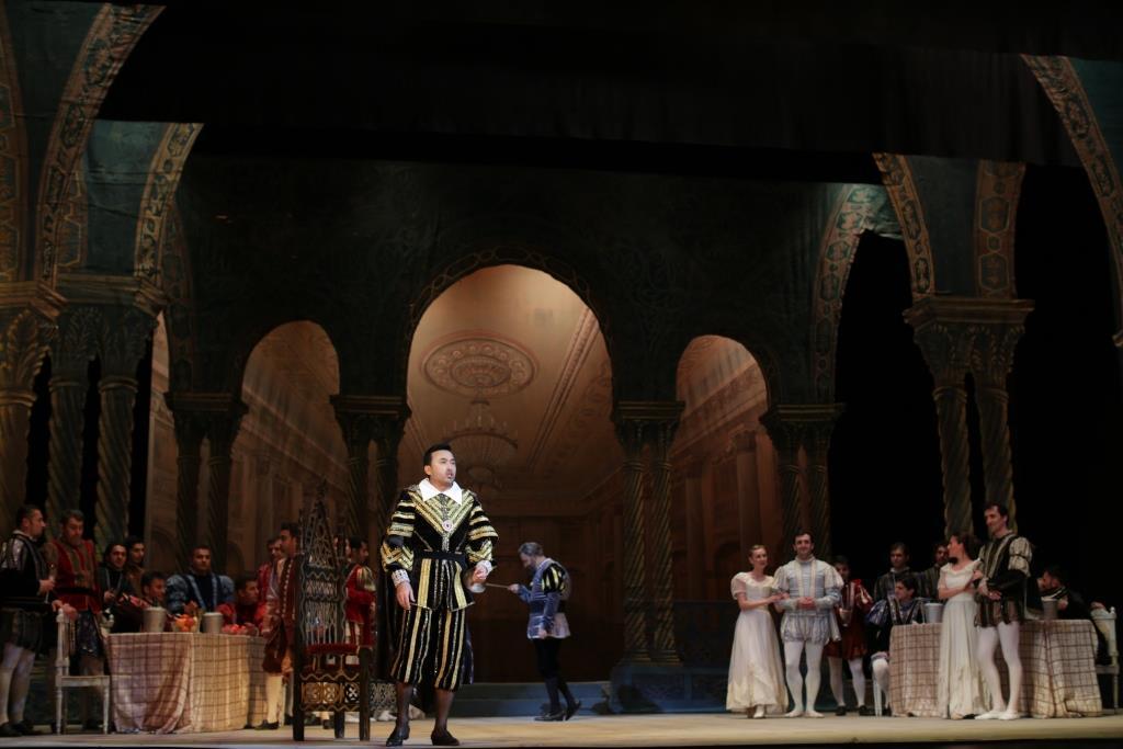 В Театре оперы и балета представили грандиозную оперу "Риголетто"