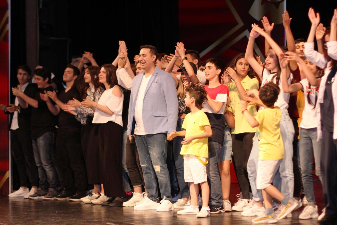 В Баку состоялось открытие "Лиги смеха"
