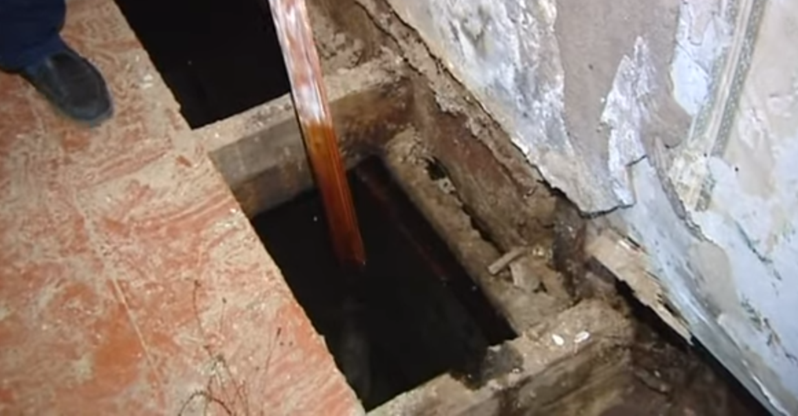 В частном доме в Баку нашли нефть