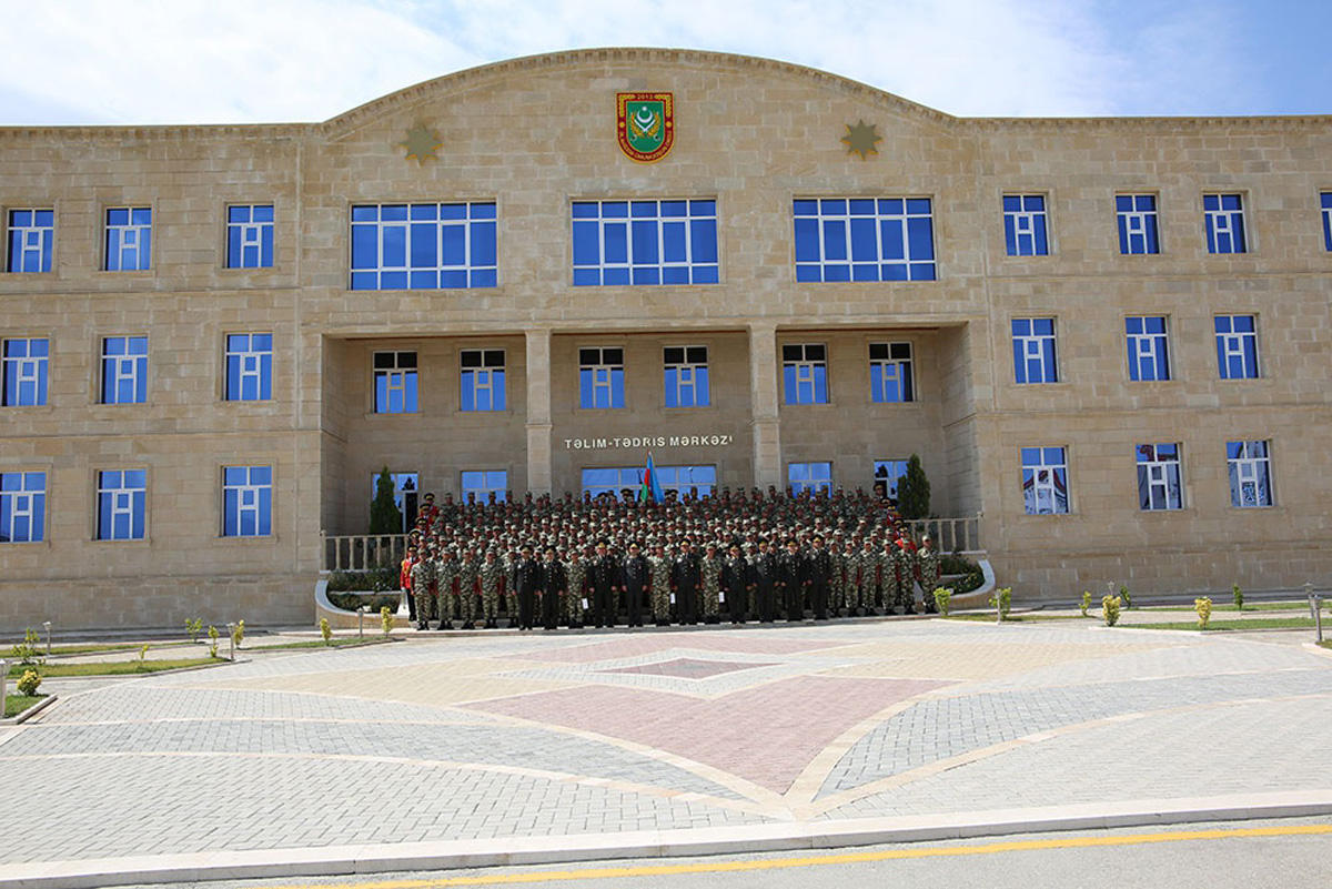 Церемония выпуска в Нахчыванском гарнизоне