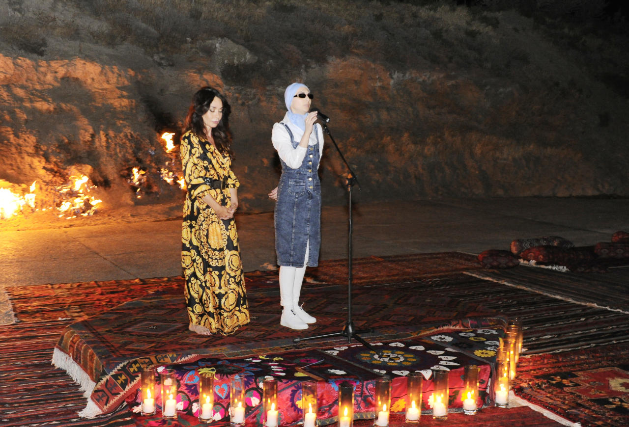 Вице-президент Фонда Гейдара Алиева Лейла Алиева приняла участие в вечере йоги и поэзии в заповеднике «Янардаг»