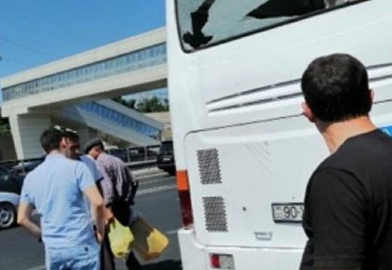 В Баку столкнулись два пассажирских автобуса