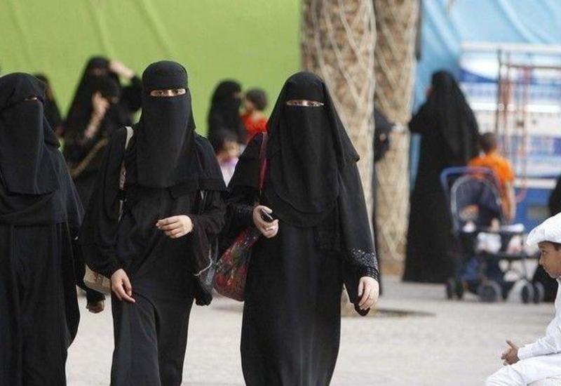 Саудовские власти планируют ослабить ограничения для женщин на поездки заграницу